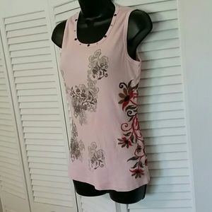 Tank top with embroidery flowers